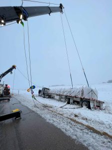 Dean's Towing semi Recovery